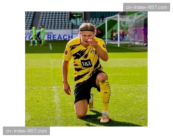 实时：伊蒂哈德球场，哈兰德点射命中，打入个人三月首球