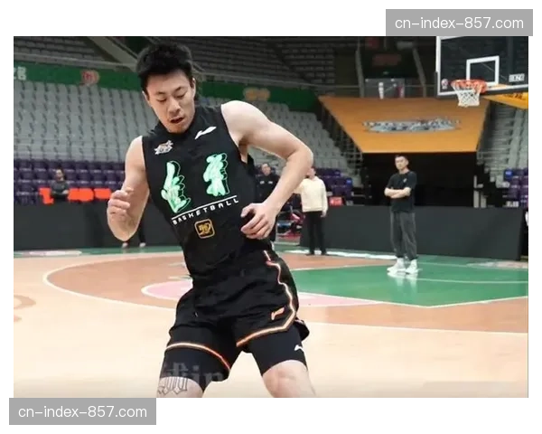 【2026年4月CBA联赛·赛中·特写特写:张镇麟完成隔扣后,替补席上李晓旭的振臂反应 【2026年4月CBA联赛·赛中·特写特写:张镇麟完成隔扣后,替补席上李晓旭的振臂反应