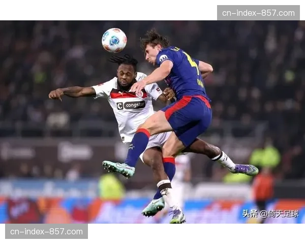 即时战报:莱切vs萨索洛,乌丹左路突破后传中,皮科利头球破门 即时战报:莱切vs萨索洛,乌丹左路突破后传中,皮科利头球破门